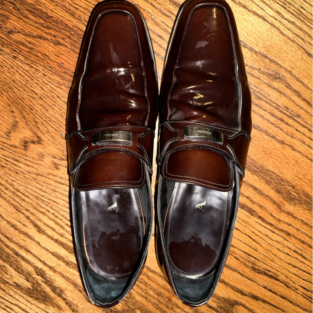 Only worn 4 times. Italian Prada mens 9, which is 10 US size